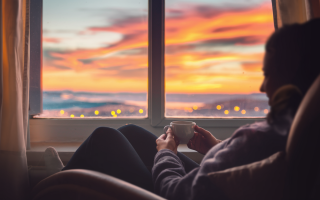 silhouette-fauteuil-coucher-soleil-tasse-the