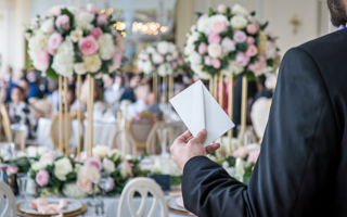 invite-mariage-enveloppe-fleurs-salle