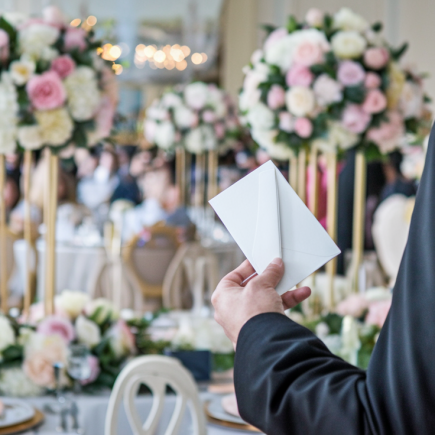 invite-mariage-enveloppe-fleurs-salle