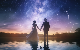 silhouettes-main-ciel-etoile-lac